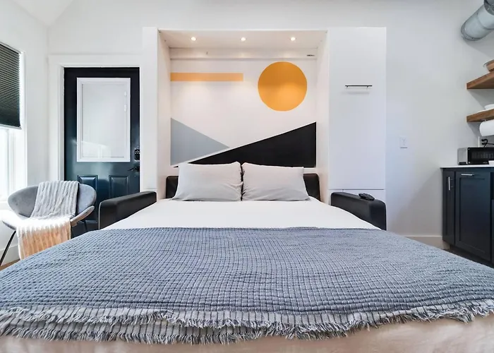 Cozy Modern Studio-free Parking & Washer Dryer Hébergement de vacances