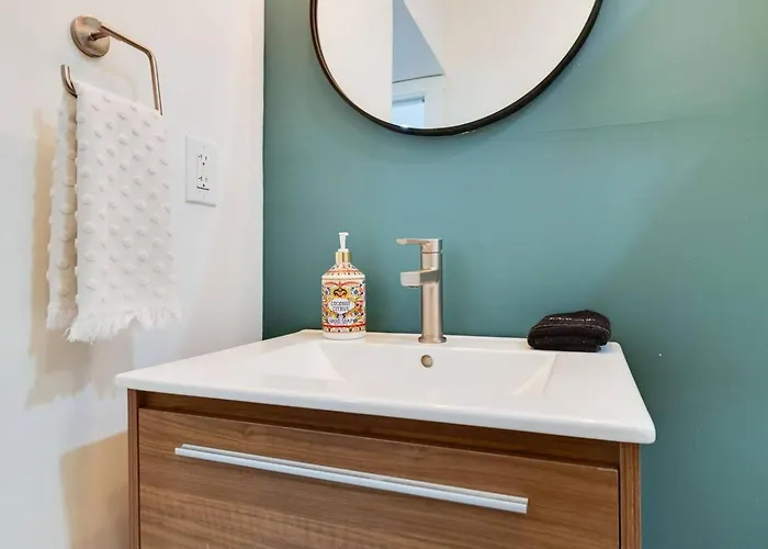 Cozy Modern Studio-free Parking & Washer Dryer Hébergement de vacances Lafayette