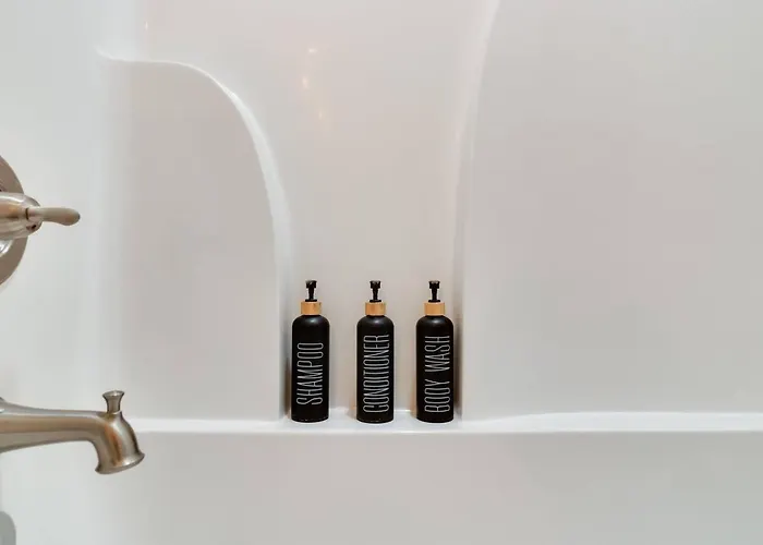 Cozy Modern Studio-free Parking & Washer Dryer Hébergement de vacances