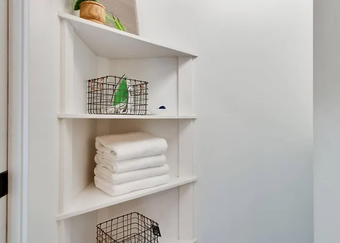 Cozy Modern Studio-free Parking & Washer Dryer Lafayette